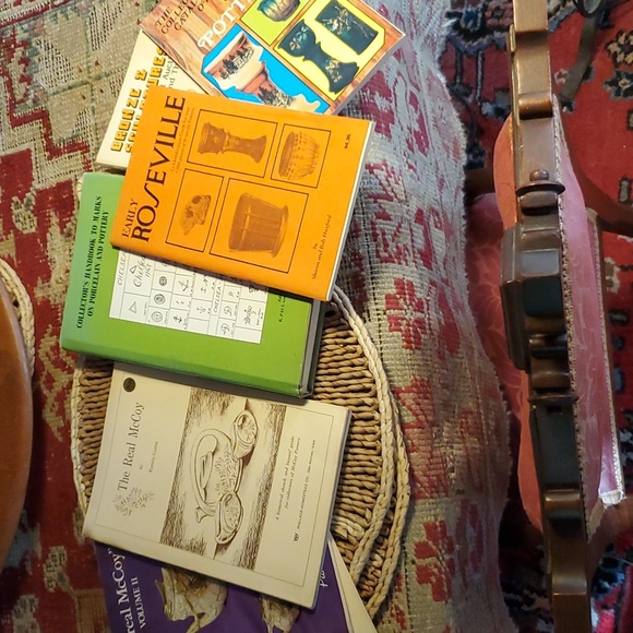 💥SOLD💥"8"Pottery Reference Books"Vintage Pottery" - Picture 1 of 6